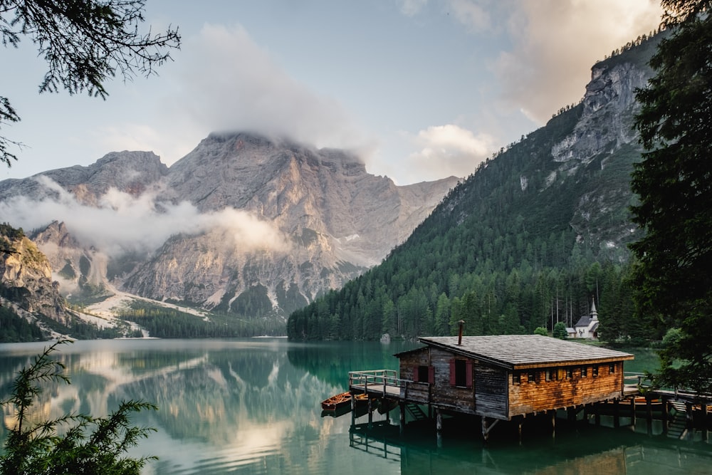 Cabane à la montagne